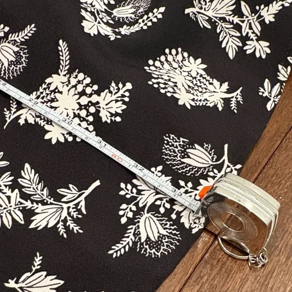 Ann Taylor LOFT Black White Floral Wrap Dress Size 0 Long Sleeve Mini Workwear - Picture 10 of 11